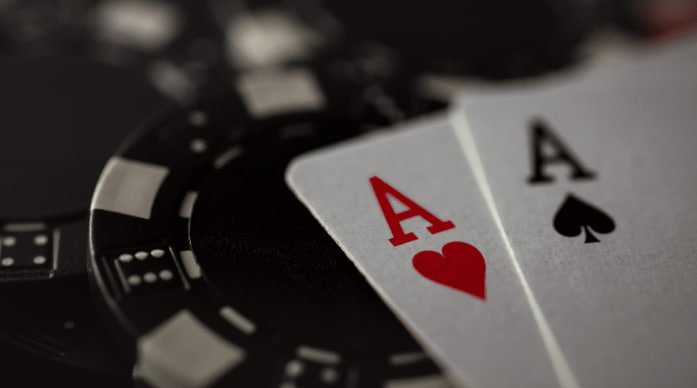 Starburst slot interface on primatoto login mobile browser showing five reels and control buttons